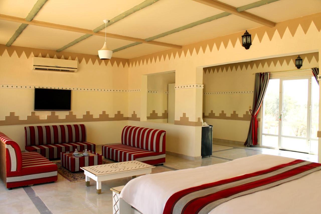 ホテル Golden Palm Oasis Fulayj al Masha'ikh エクステリア 写真