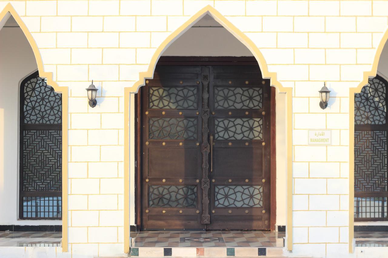 ホテル Golden Palm Oasis Fulayj al Masha'ikh エクステリア 写真